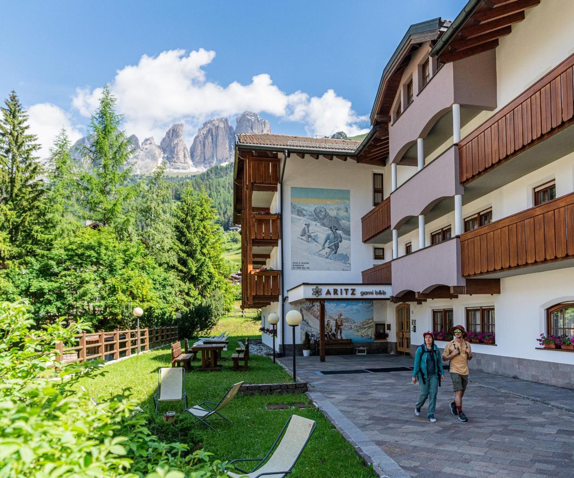 Hotel Garni Aritz Campitello di Fassa Esterno foto
