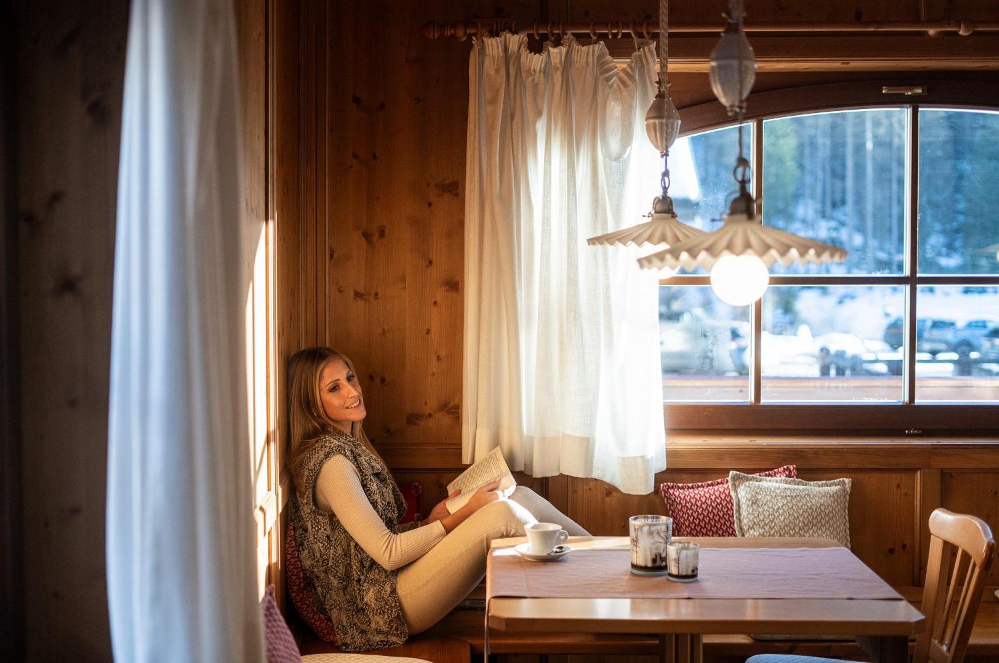 Hotel Garni Aritz Campitello di Fassa Esterno foto