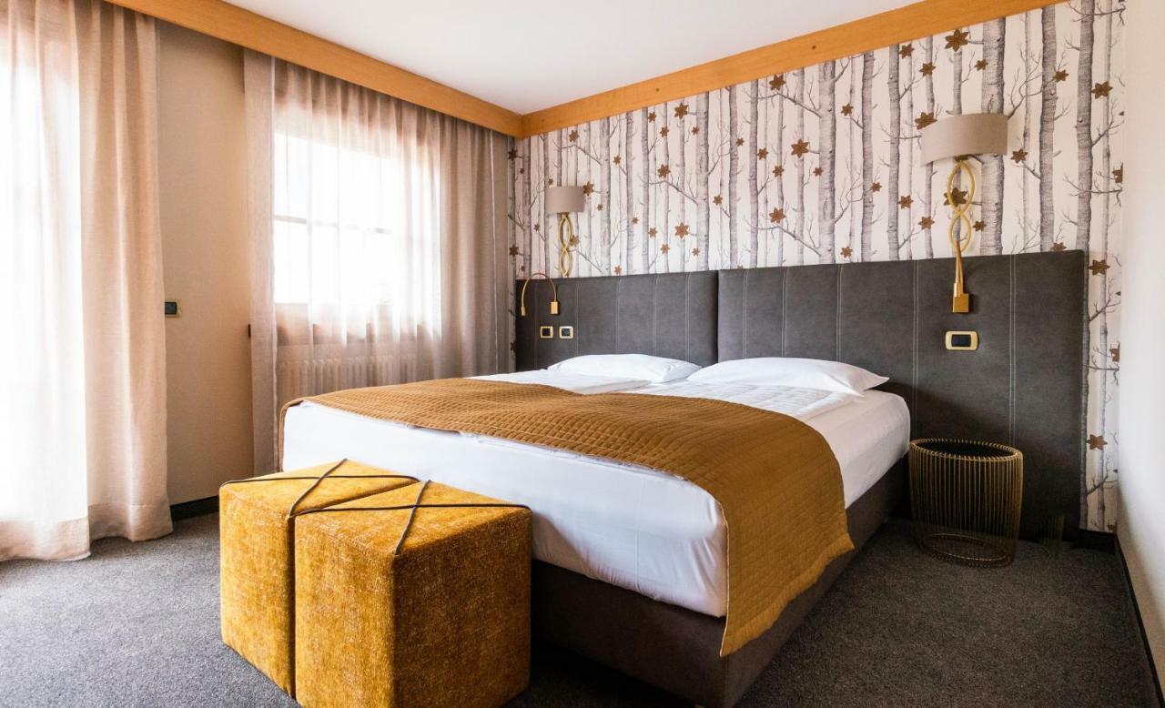 Hotel Garni Aritz Campitello di Fassa Esterno foto