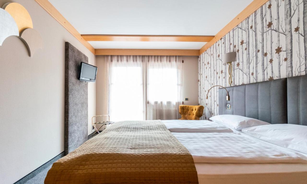 Hotel Garni Aritz Campitello di Fassa Esterno foto